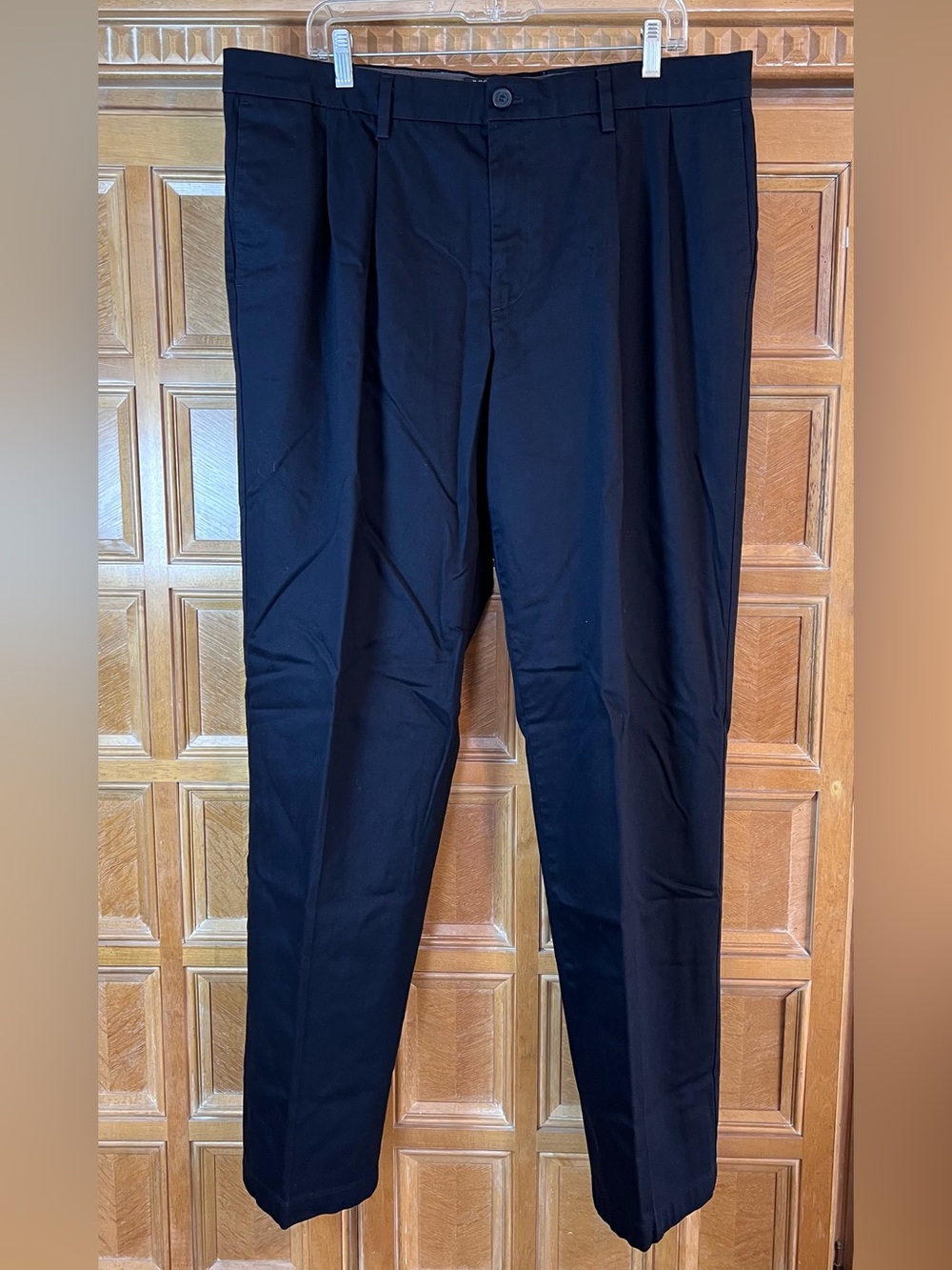 Dockers Men’s Pleated Chino Pants 40x33 navy blue Classic Fit Casual Slacks
